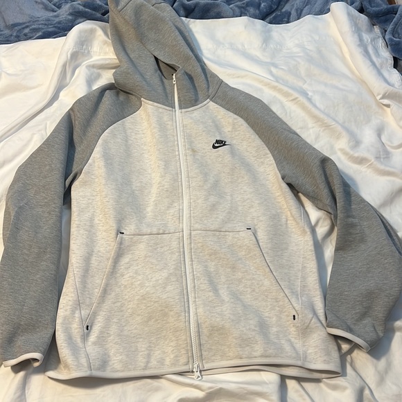 White/Gray Nike Tech Fleece Tracksuit - Picture 2 of 11